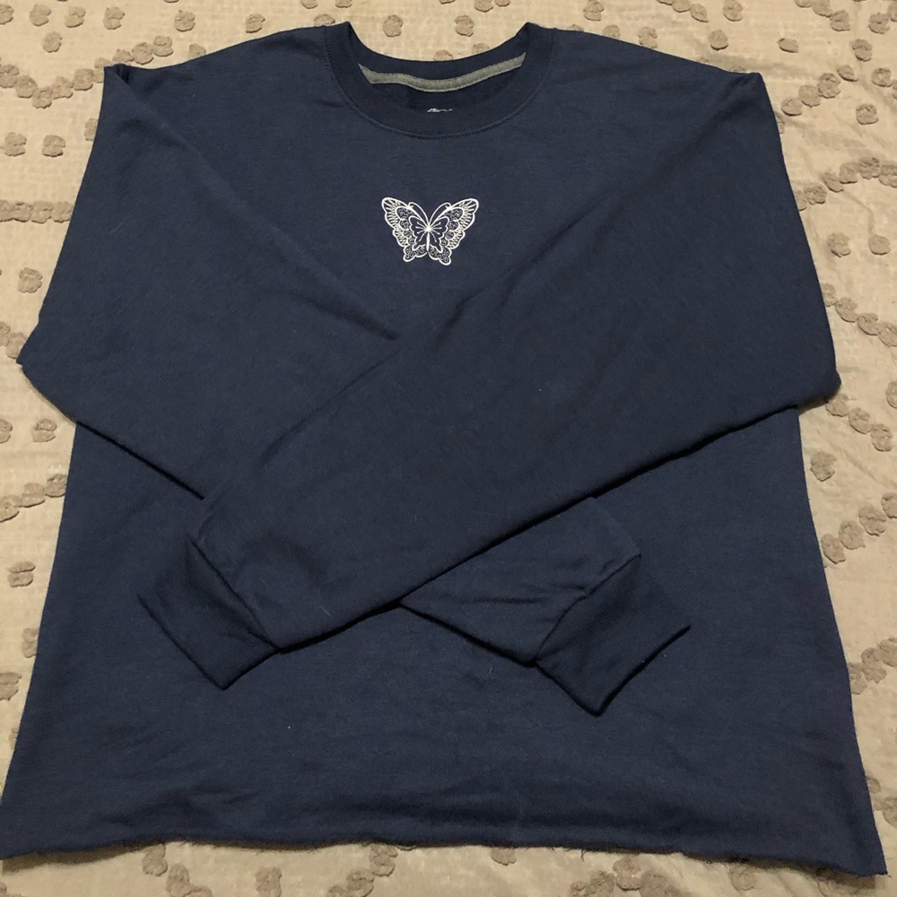 Cropped hand embroidered sweatshirt!!